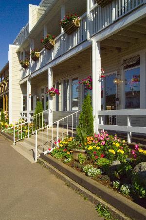 Parkland Village Inn Alma Extérieur photo