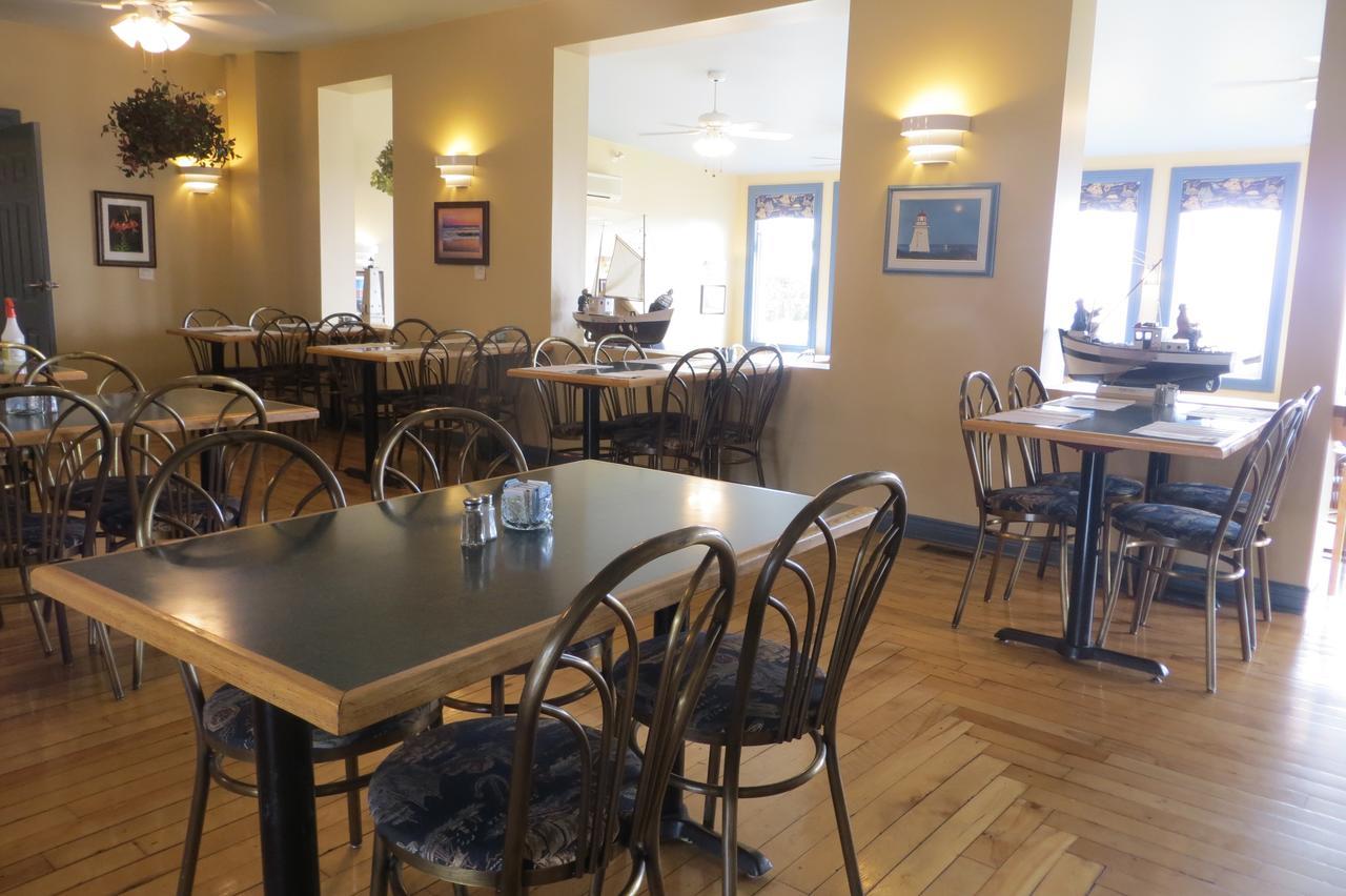 Parkland Village Inn Alma Extérieur photo
