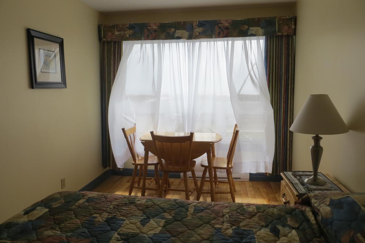 Parkland Village Inn Alma Extérieur photo