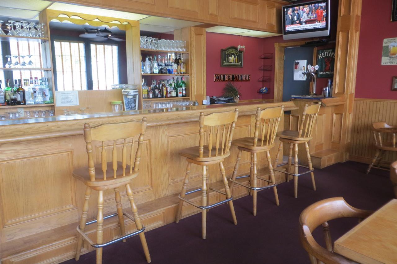 Parkland Village Inn Alma Extérieur photo
