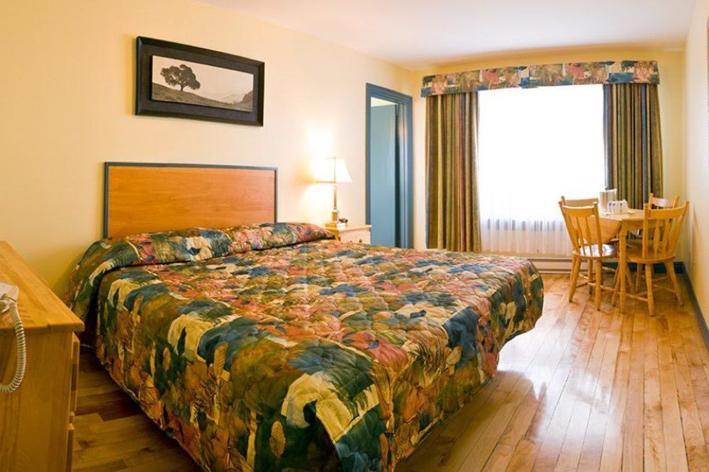 Parkland Village Inn Alma Extérieur photo